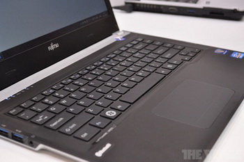 fujitsu Lifebook UH572 